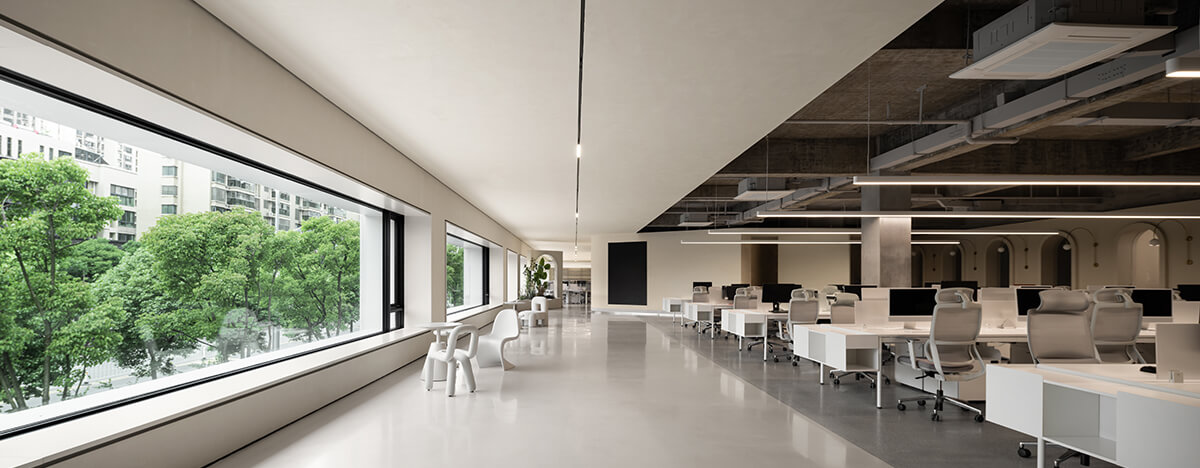 Combined Work & Lounge Area