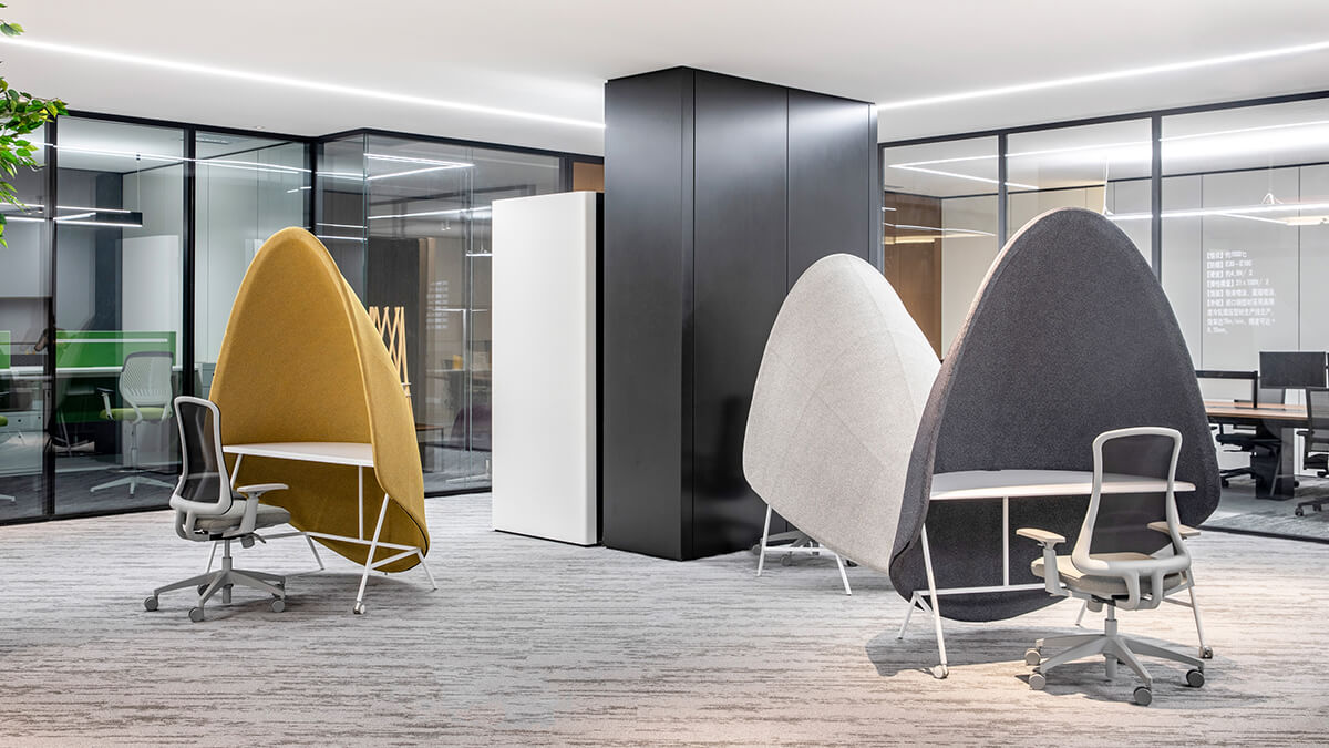 Acoustic desk sets