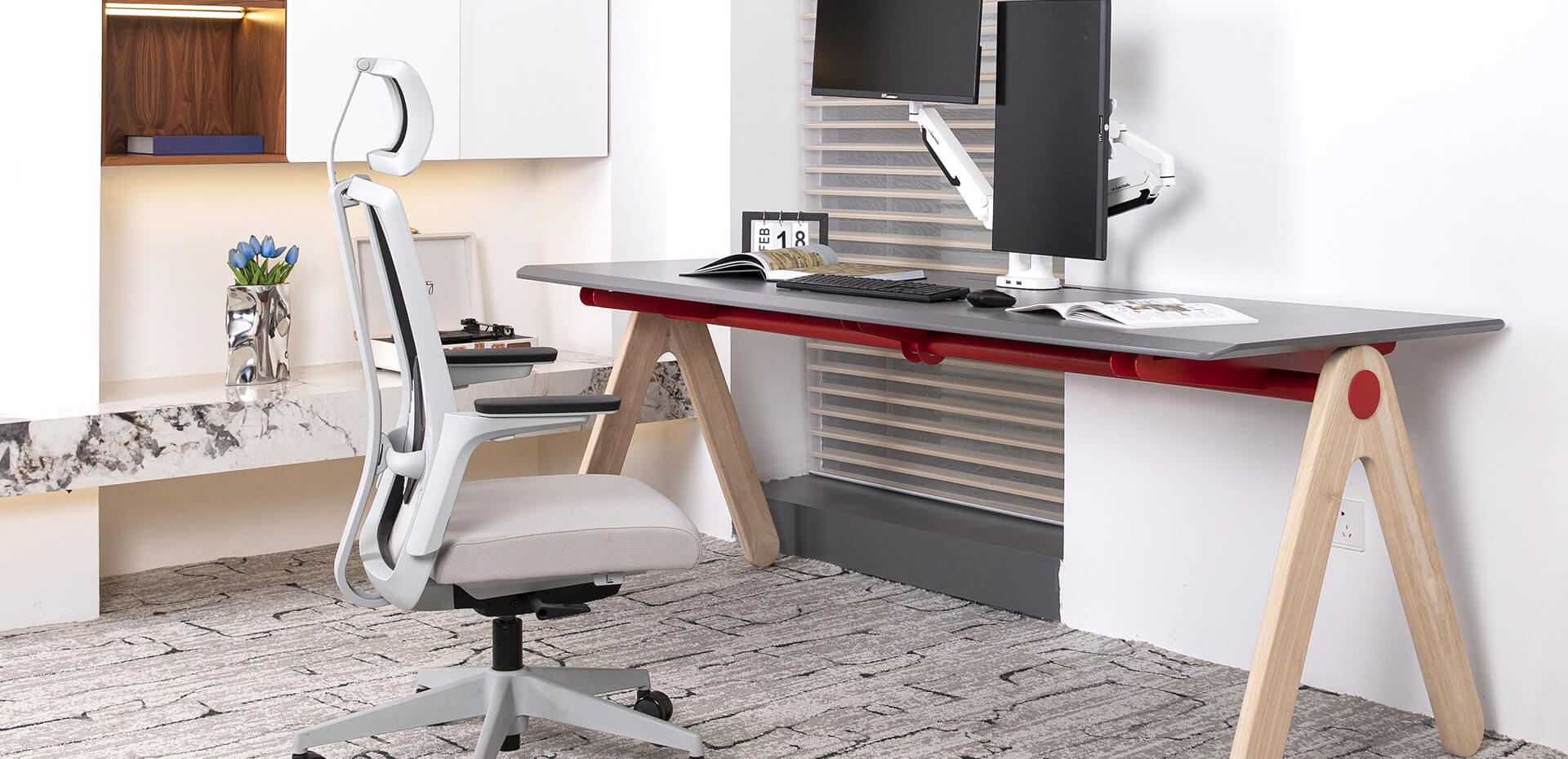 Minimalist Staff Desk.jpg